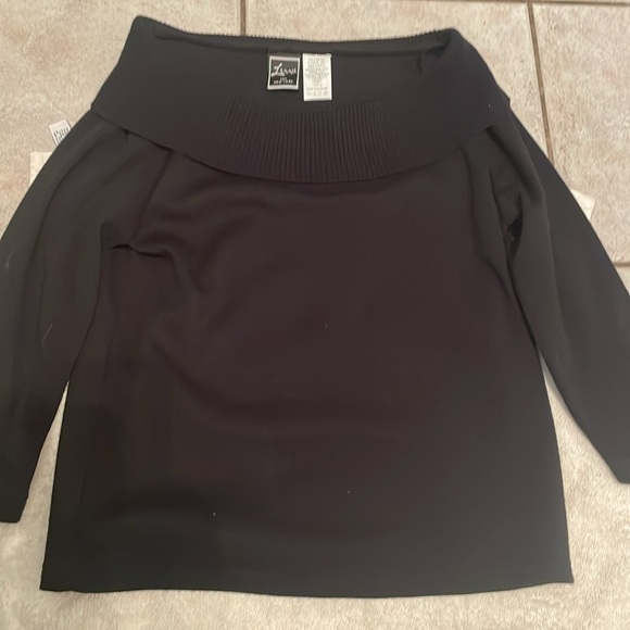 Lennie LNY (Lennie New York) two piece sweater and matching skirt - Picture 2 of 9